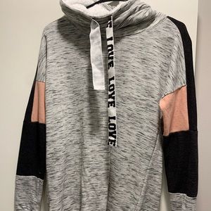Pull over hoodie